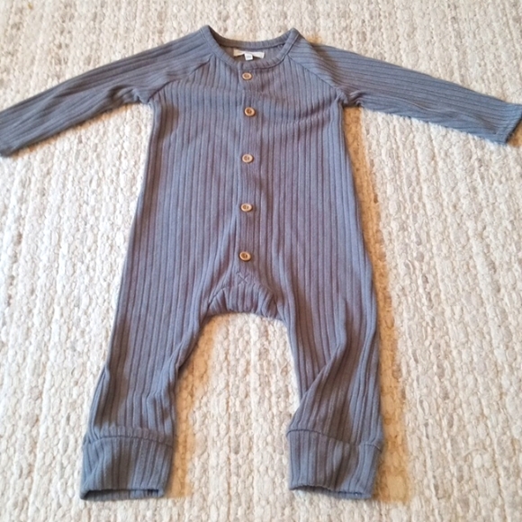 18 months onesie - Picture 1 of 3